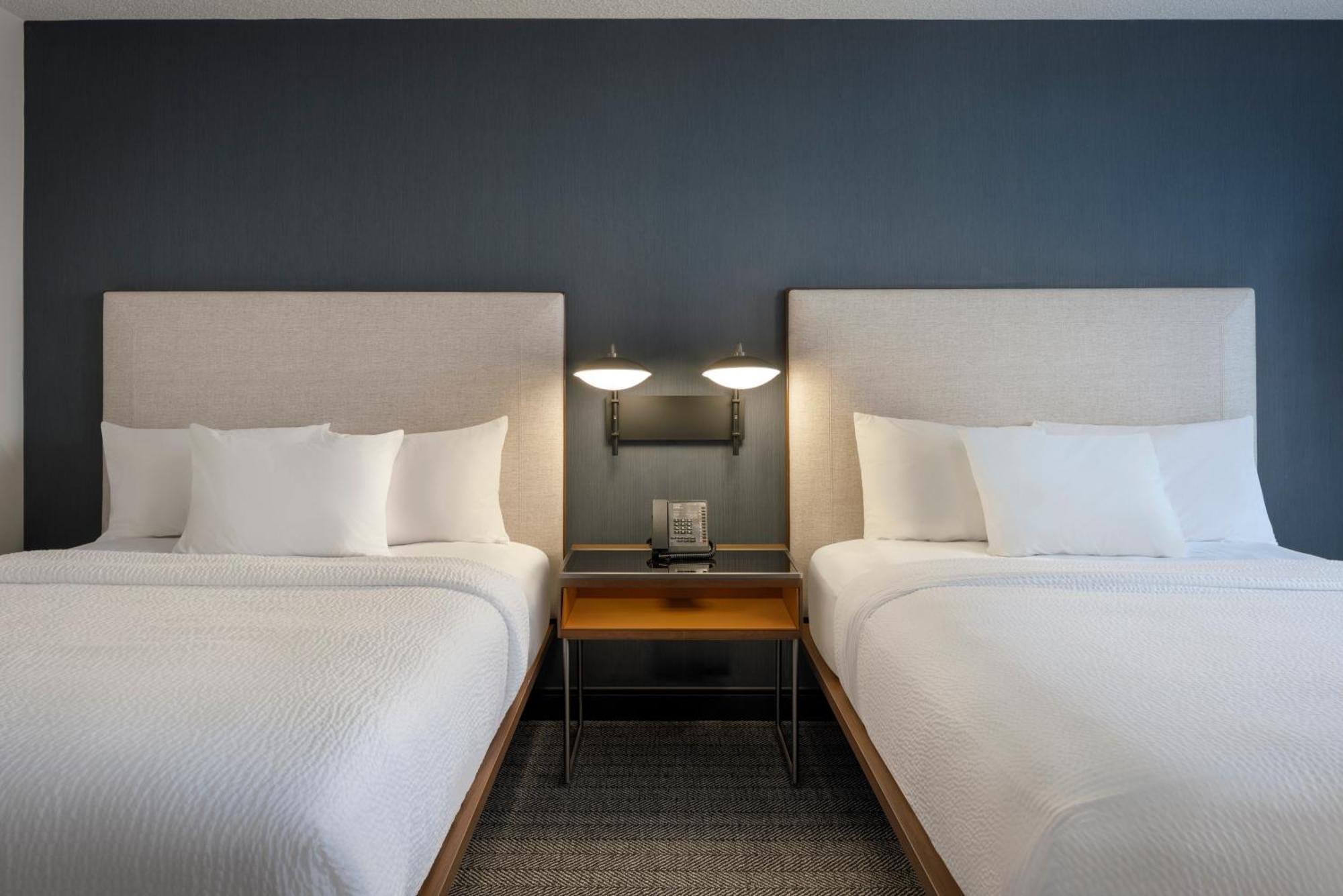 Hotel Courtyard By Marriott Springfield Airport Extérieur photo