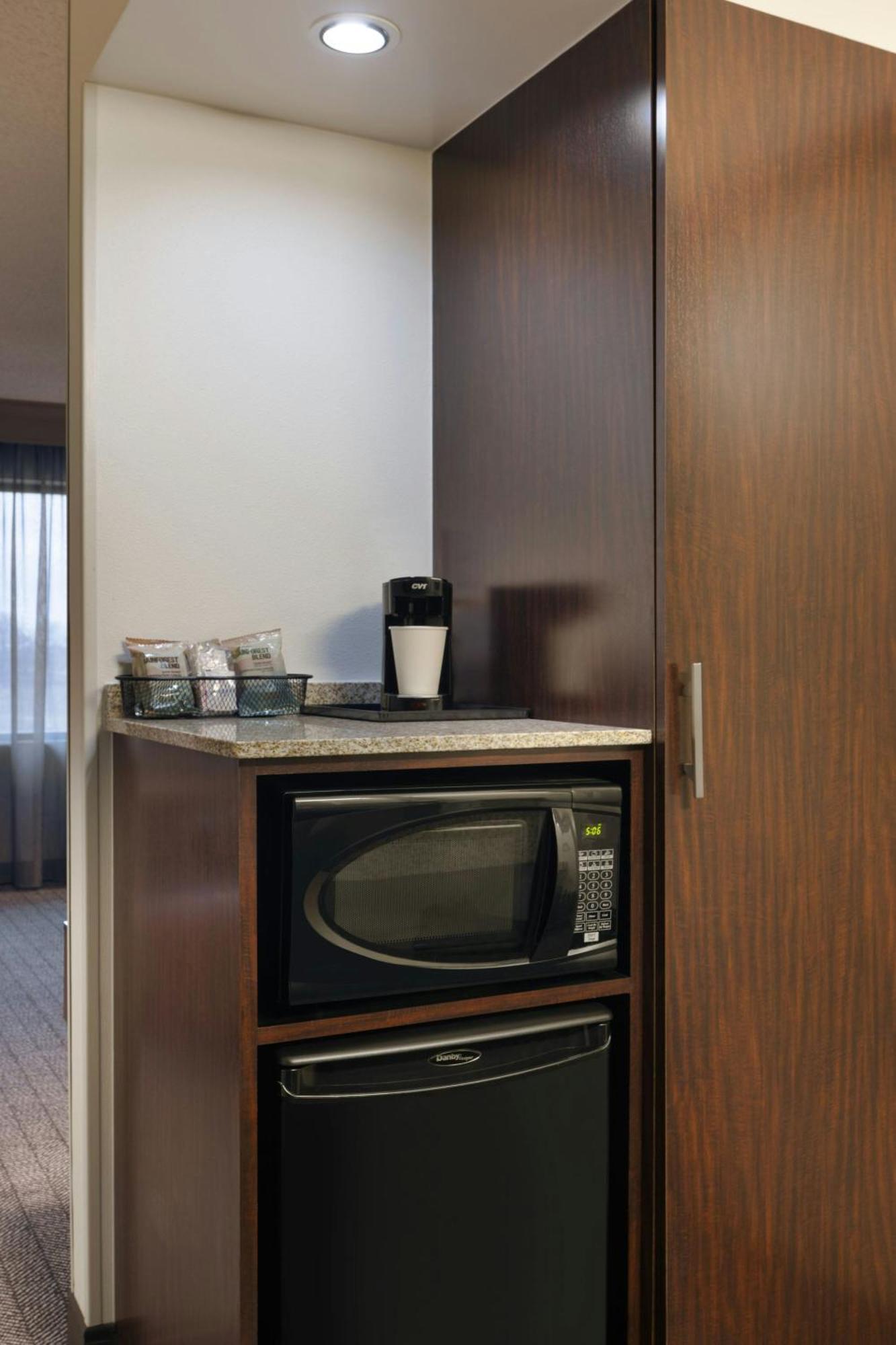 Hotel Courtyard By Marriott Springfield Airport Extérieur photo