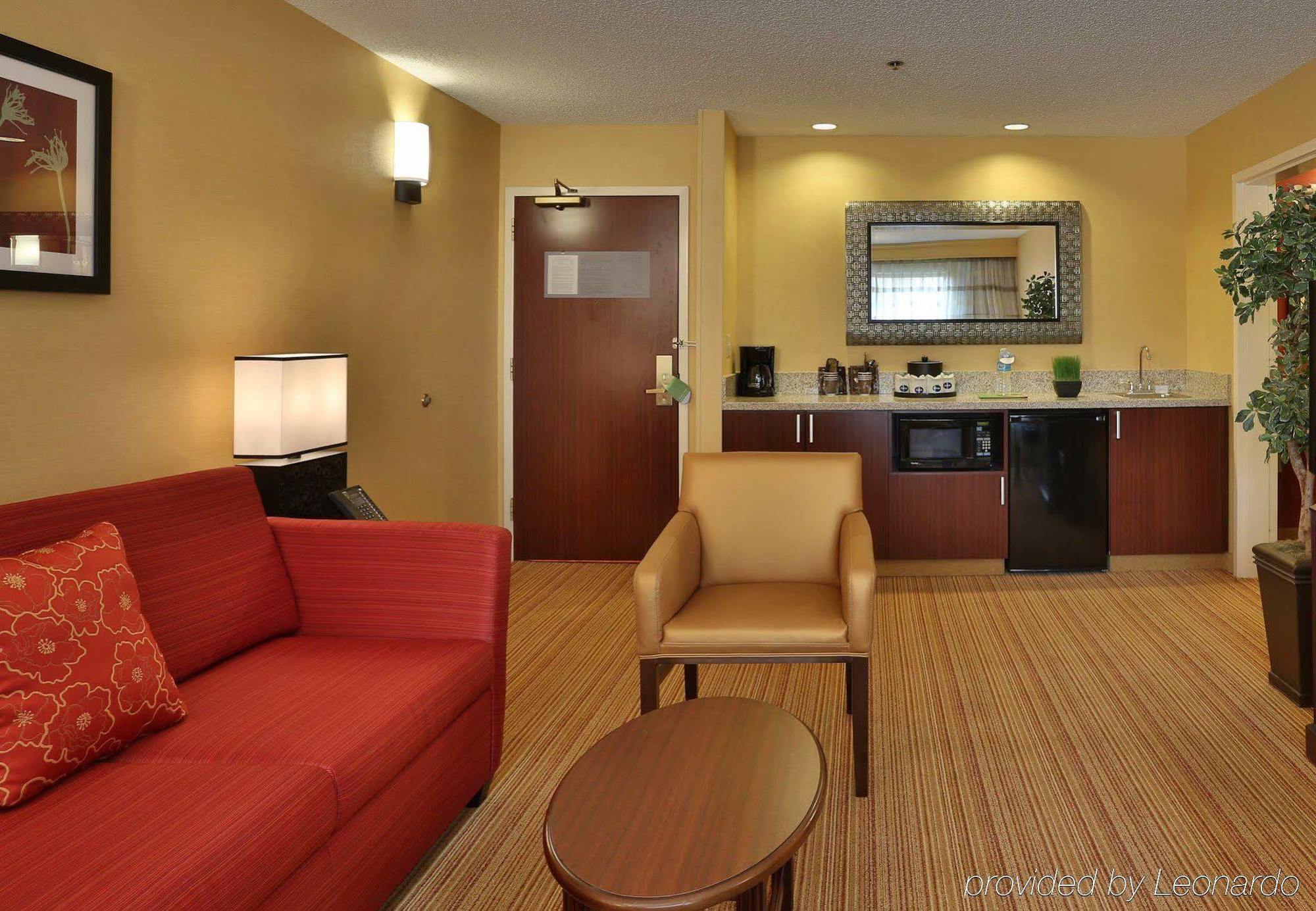 Hotel Courtyard By Marriott Springfield Airport Extérieur photo
