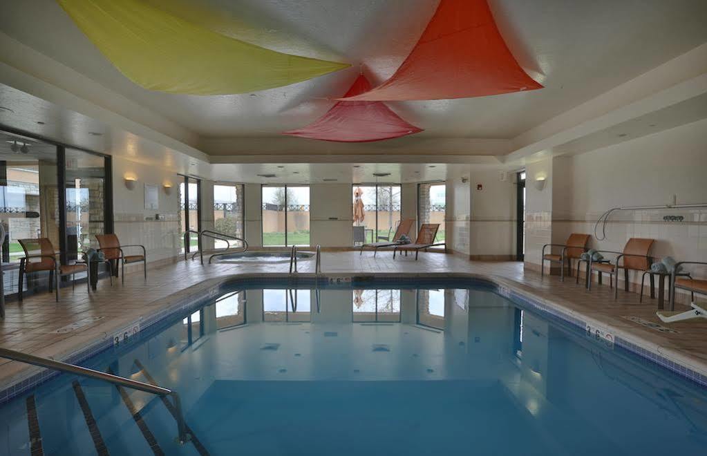Hotel Courtyard By Marriott Springfield Airport Extérieur photo